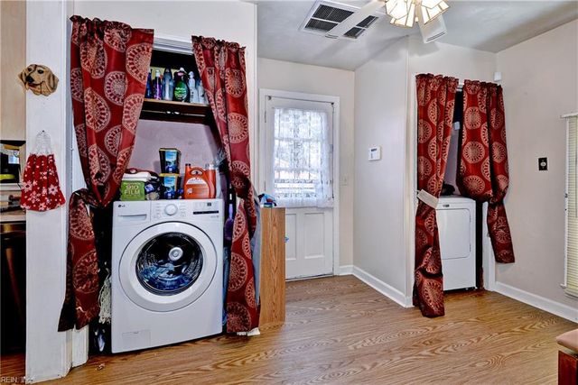 22 Westbrook DR, Hampton, VA 23666