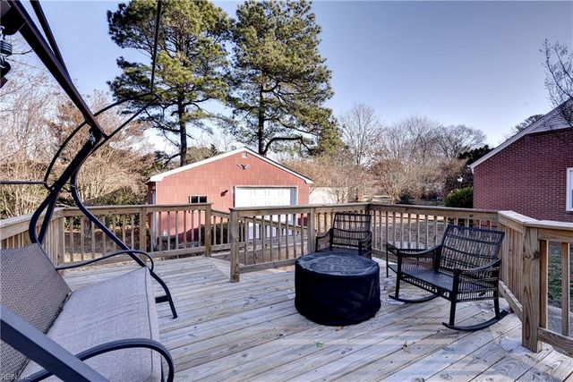 22 Westbrook DR, Hampton, VA 23666