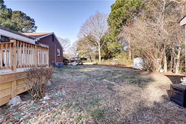 22 Westbrook DR, Hampton, VA 23666