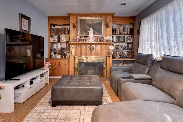 22 Westbrook DR, Hampton, VA 23666