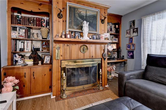 22 Westbrook DR, Hampton, VA 23666