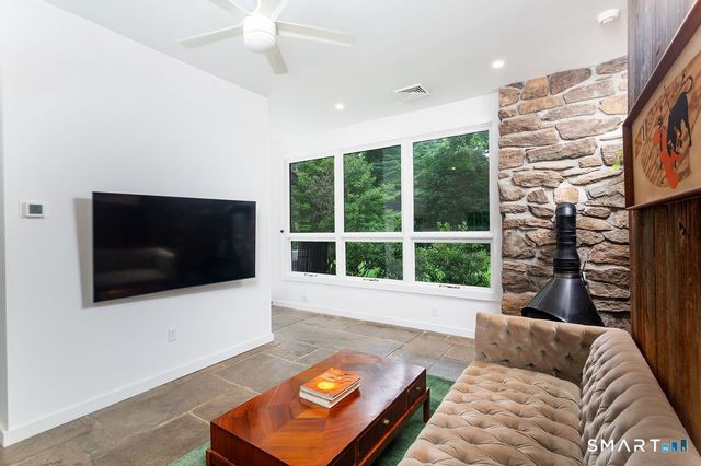 15 Brinsmade Lane, Sherman, CT 06784