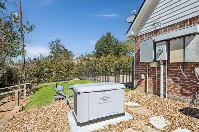 2360 Gun And Rod Circle, Brenham, TX 77833