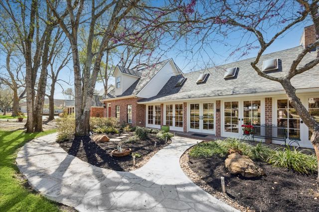 2360 Gun And Rod Circle, Brenham, TX 77833