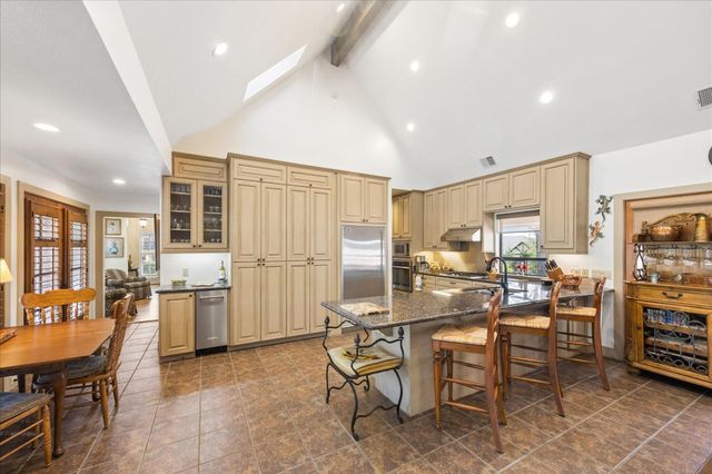 2360 Gun And Rod Circle, Brenham, TX 77833