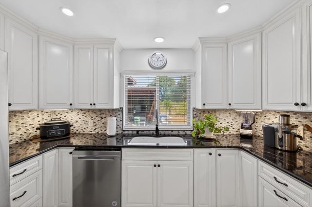 12493 Plum Ln, Wilton, CA 95693