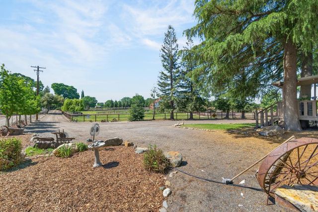 12493 Plum Ln, Wilton, CA 95693