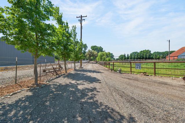 12493 Plum Ln, Wilton, CA 95693