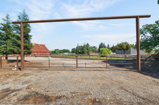 12493 Plum Ln, Wilton, CA 95693