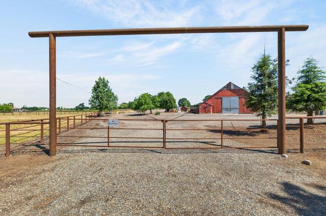 12493 Plum Ln, Wilton, CA 95693