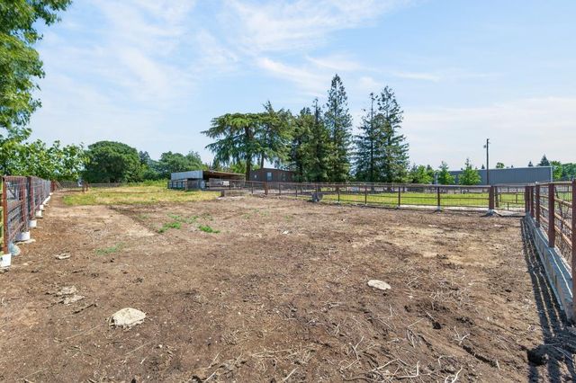 12493 Plum Ln, Wilton, CA 95693