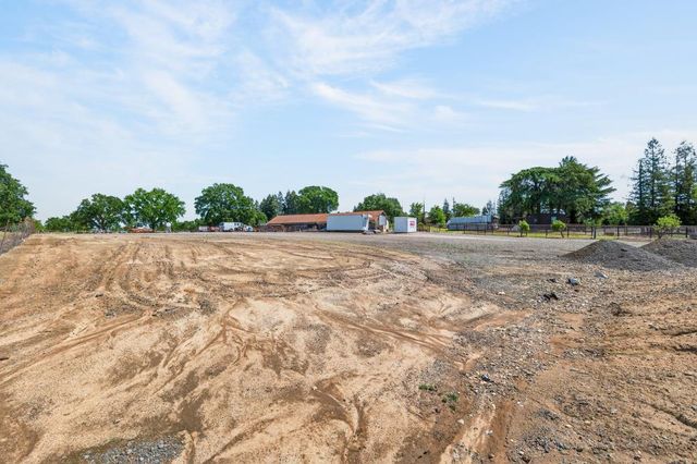 12493 Plum Ln, Wilton, CA 95693