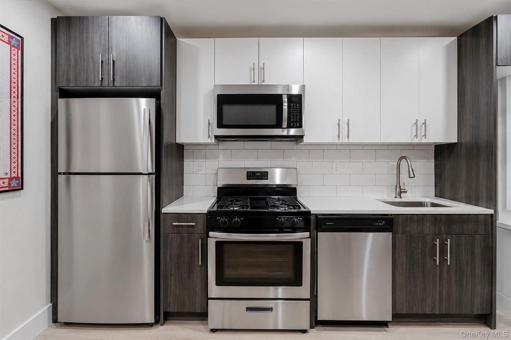 76 Rockaway Avenue, Brooklyn, NY 11233 — photo 3