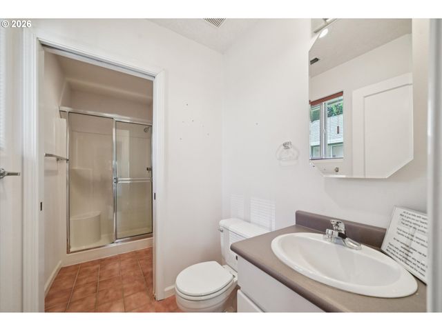 38101 Se HAUGLUM Rd, Sandy, OR 97055