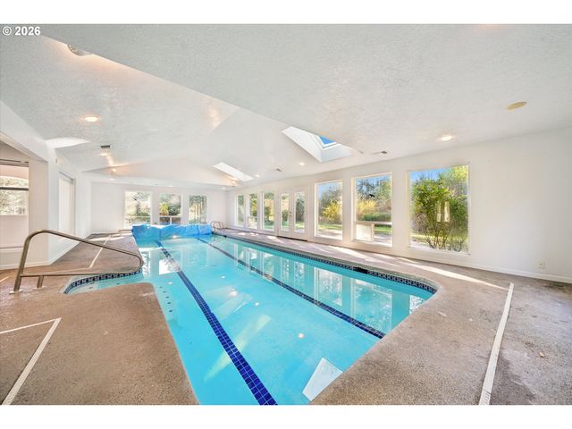 38101 Se HAUGLUM Rd, Sandy, OR 97055