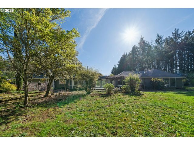 38101 Se HAUGLUM Rd, Sandy, OR 97055