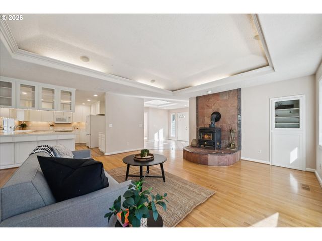 38101 Se HAUGLUM Rd, Sandy, OR 97055