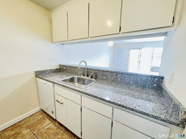 163 South Street 50, Danbury, CT 06810