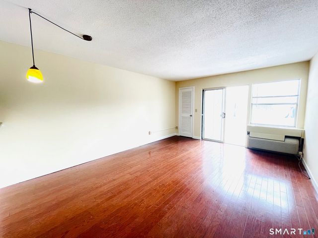 163 South Street 50, Danbury, CT 06810