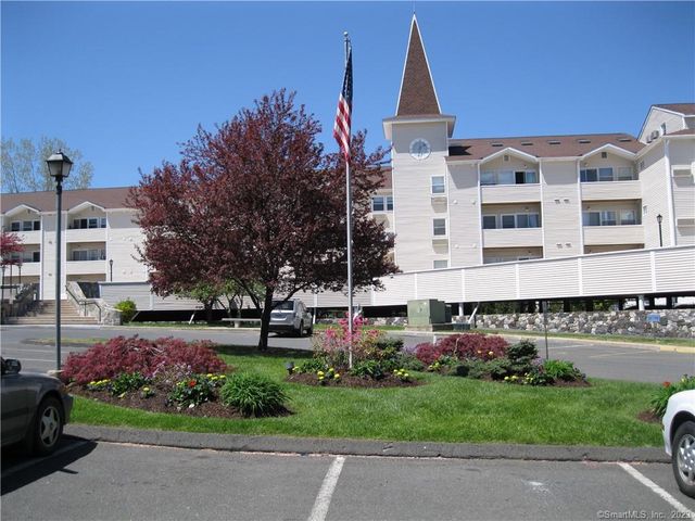 163 South Street 50, Danbury, CT 06810