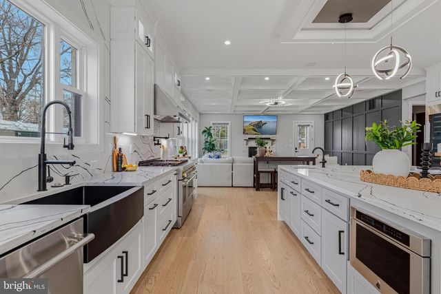 14700 CRANOKE ST, Centreville, VA 20120