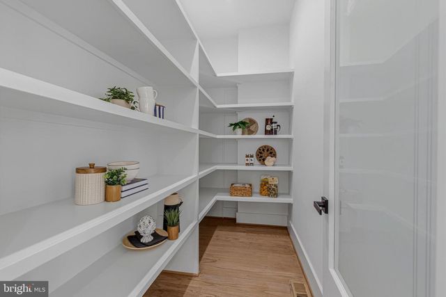 14700 CRANOKE ST, Centreville, VA 20120