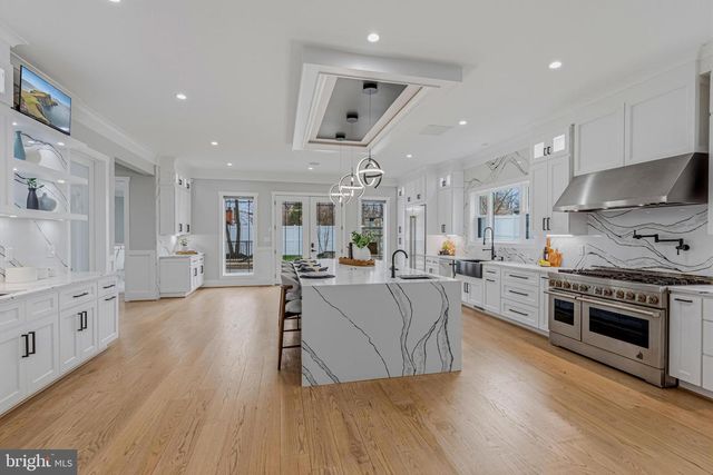 14700 CRANOKE ST, Centreville, VA 20120