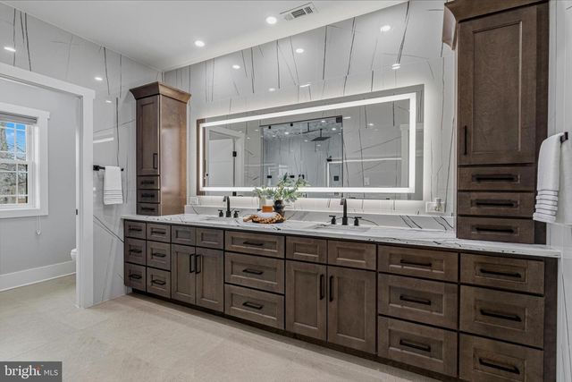 14700 CRANOKE ST, Centreville, VA 20120