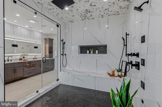 14700 CRANOKE ST, Centreville, VA 20120