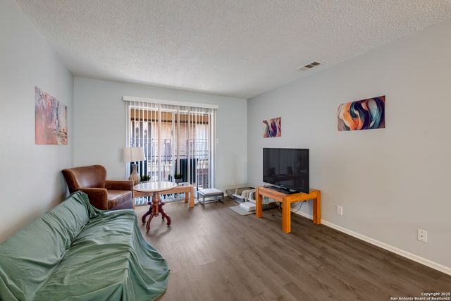 923 Vance Jackson Rd Apt 708, San Antonio, TX 78201