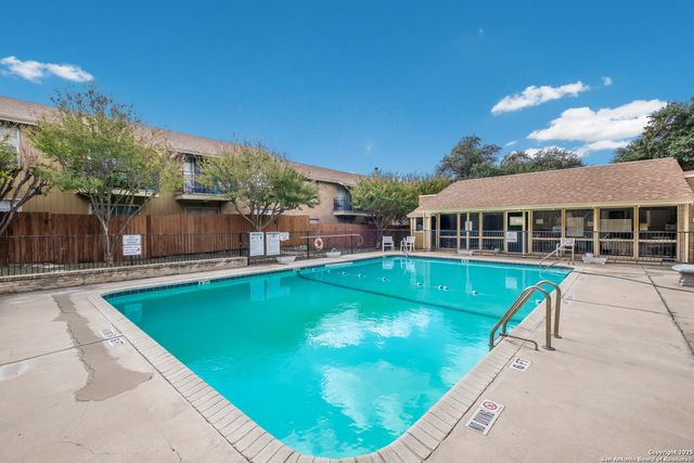 923 Vance Jackson Rd Apt 708, San Antonio, TX 78201