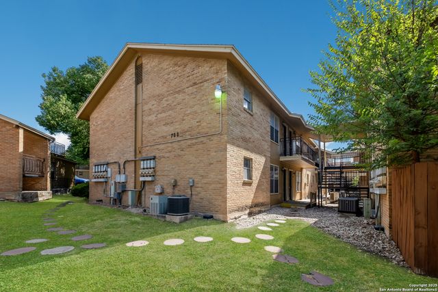 923 Vance Jackson Rd Apt 708, San Antonio, TX 78201