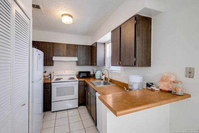 923 Vance Jackson Rd Apt 708, San Antonio, TX 78201