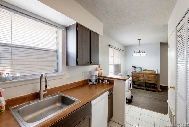 923 Vance Jackson Rd Apt 708, San Antonio, TX 78201