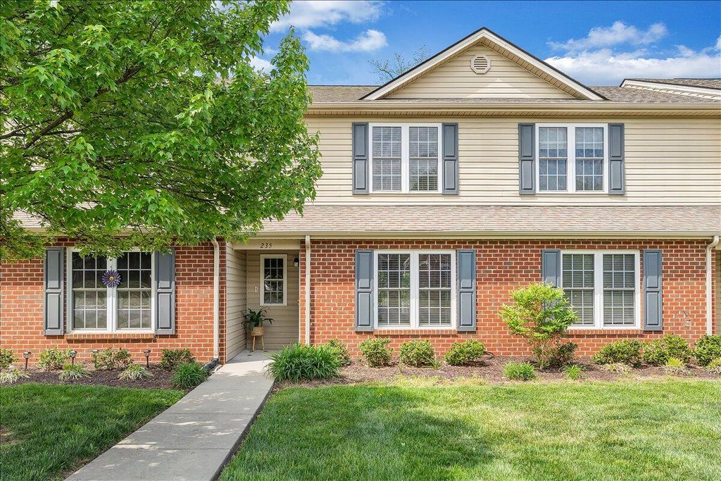 235 Ross ST, Salem, VA 24153