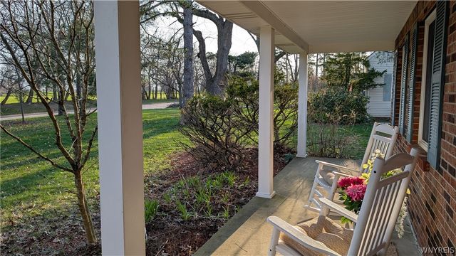6689 Jewett Holmwood Road, Orchard Park, NY 14127