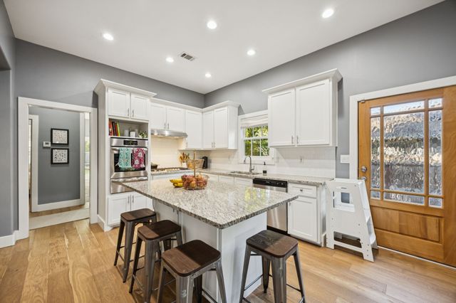 1223 S Waverly Drive, Dallas, TX 75208