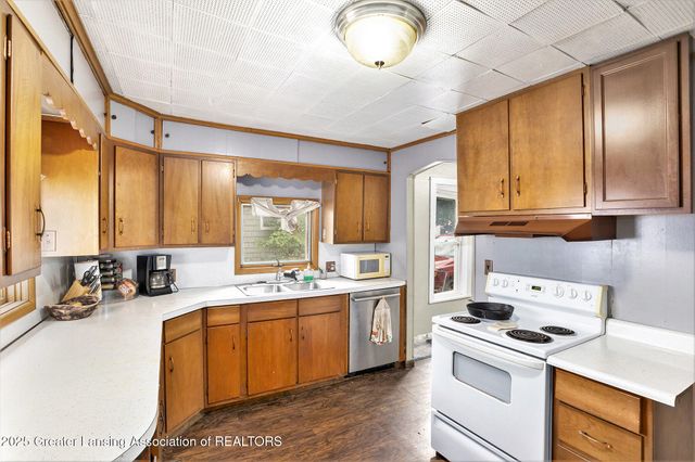 228 W Pearl Street, Ovid, MI 48866