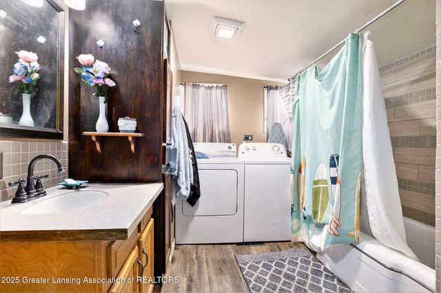 228 W Pearl Street, Ovid, MI 48866