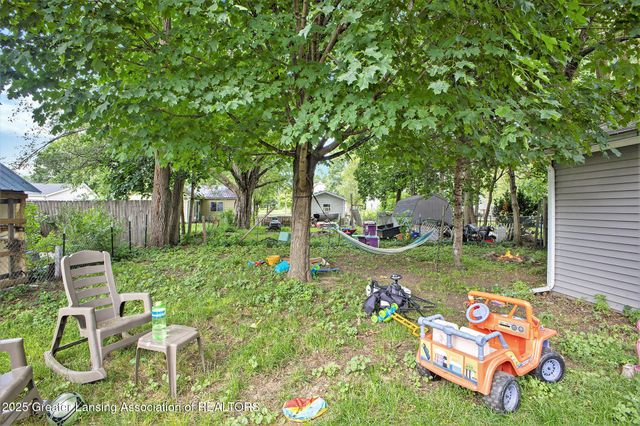 228 W Pearl Street, Ovid, MI 48866