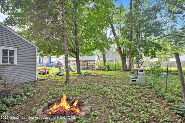 228 W Pearl Street, Ovid, MI 48866