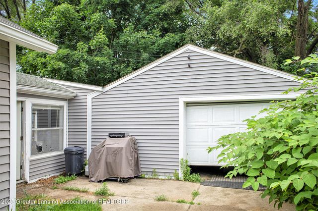 228 W Pearl Street, Ovid, MI 48866