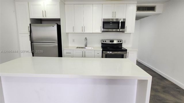 1770 79th St Cswy D304, North Bay Village, FL 33141