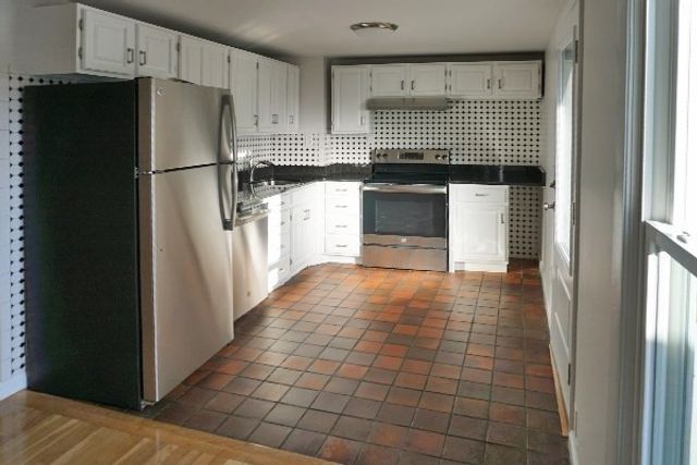 160 Broadway St 3, Somerville, MA 02145