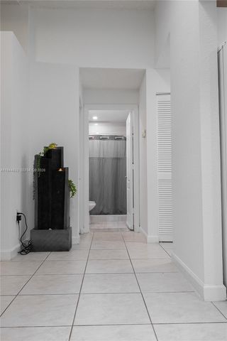 11600 NW 50th Ter, Doral, FL 33178