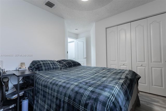 11600 NW 50th Ter, Doral, FL 33178