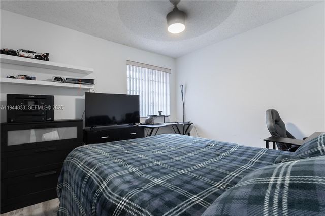 11600 NW 50th Ter, Doral, FL 33178