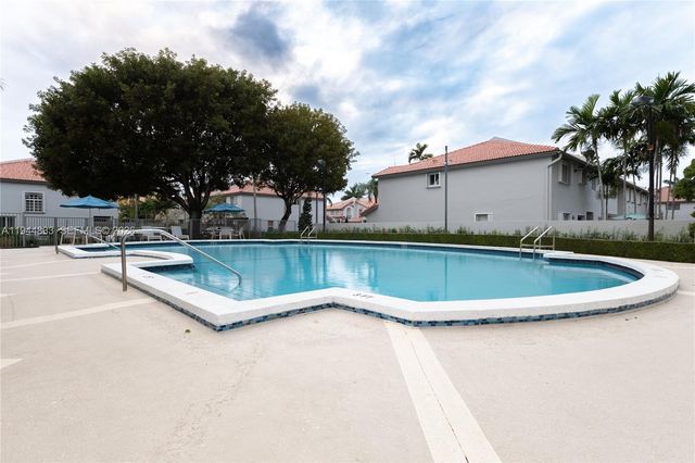 11600 NW 50th Ter, Doral, FL 33178