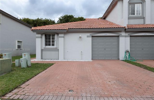 11600 NW 50th Ter, Doral, FL 33178