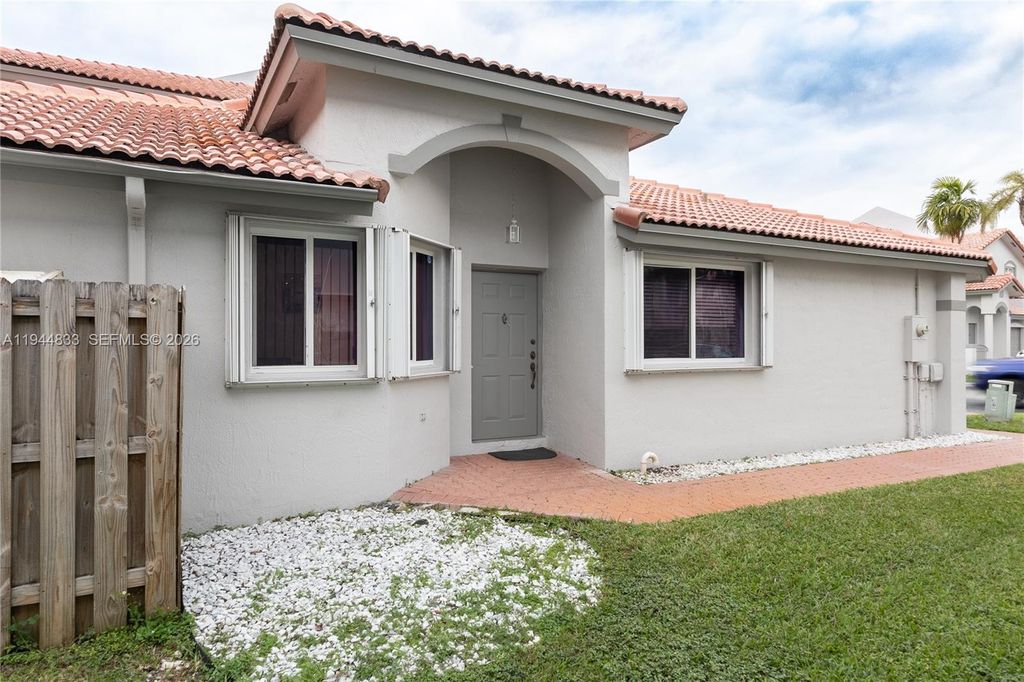 11600 NW 50th Ter, Doral, FL 33178